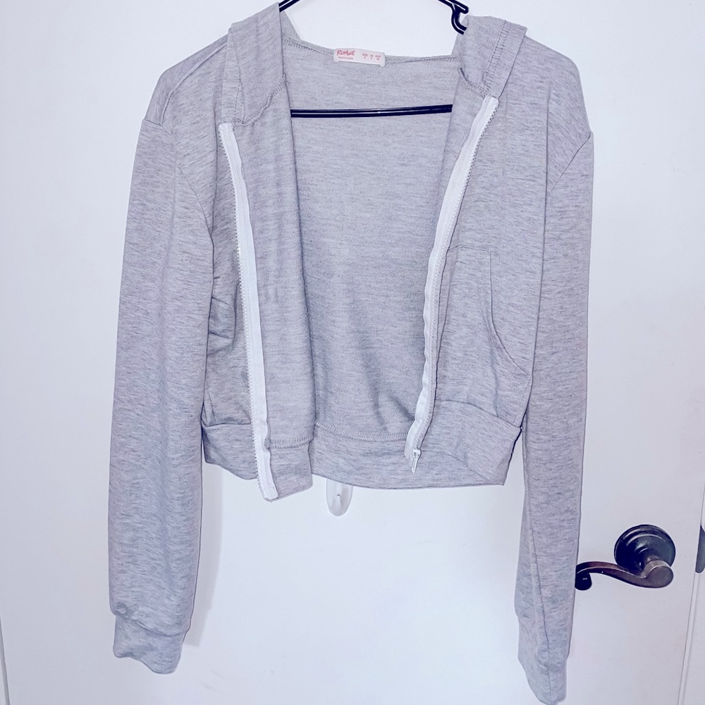 ROMWE cropped gray zip up jacket